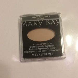 Ivory 1 Creme to Powder Foundation